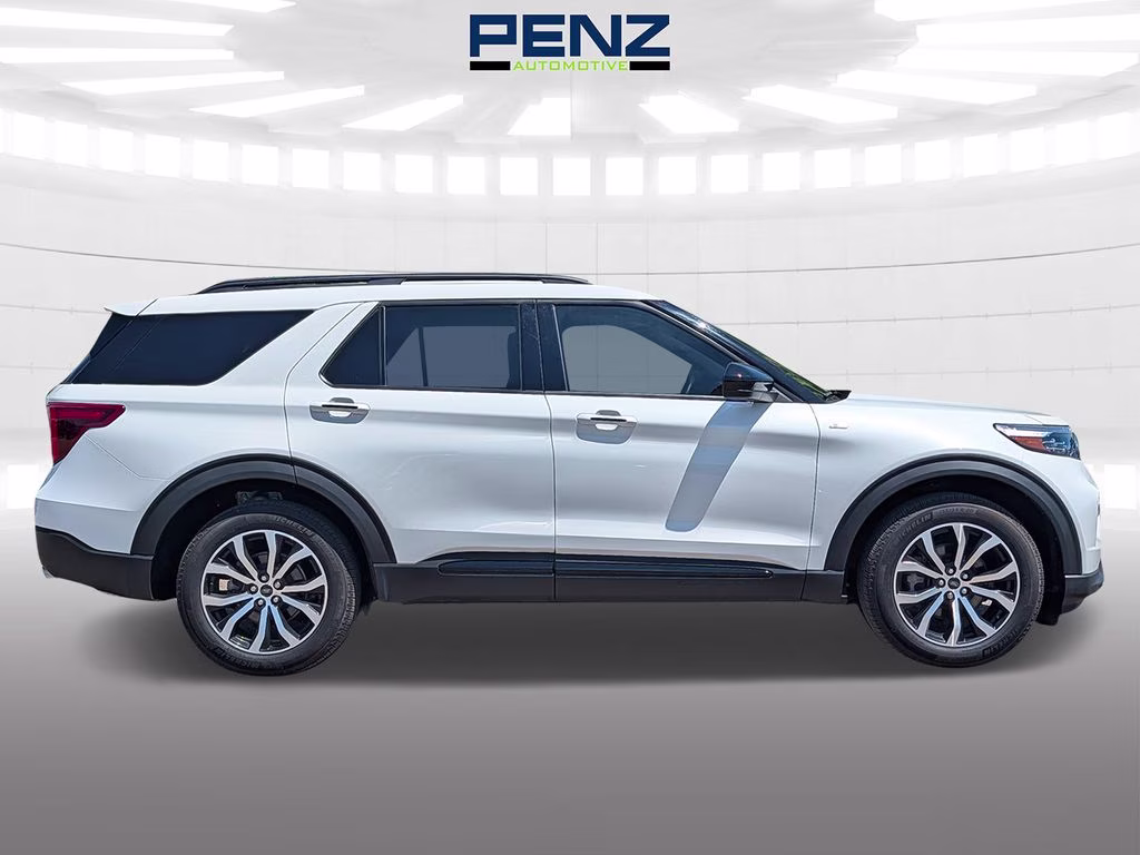 2024 Star White Metallic Tri-Coat Ford Explorer ST-Line 4X4 SUV