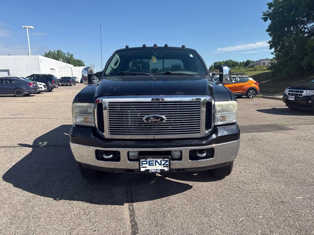 2006 Black Clearcoat Ford Super Duty F-350 DRW Lariat 4X4 Truck