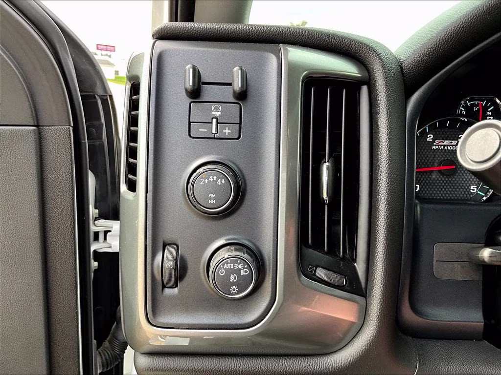 2019 Summit White Chevrolet Silverado 2500HD LT 4X4 Truck