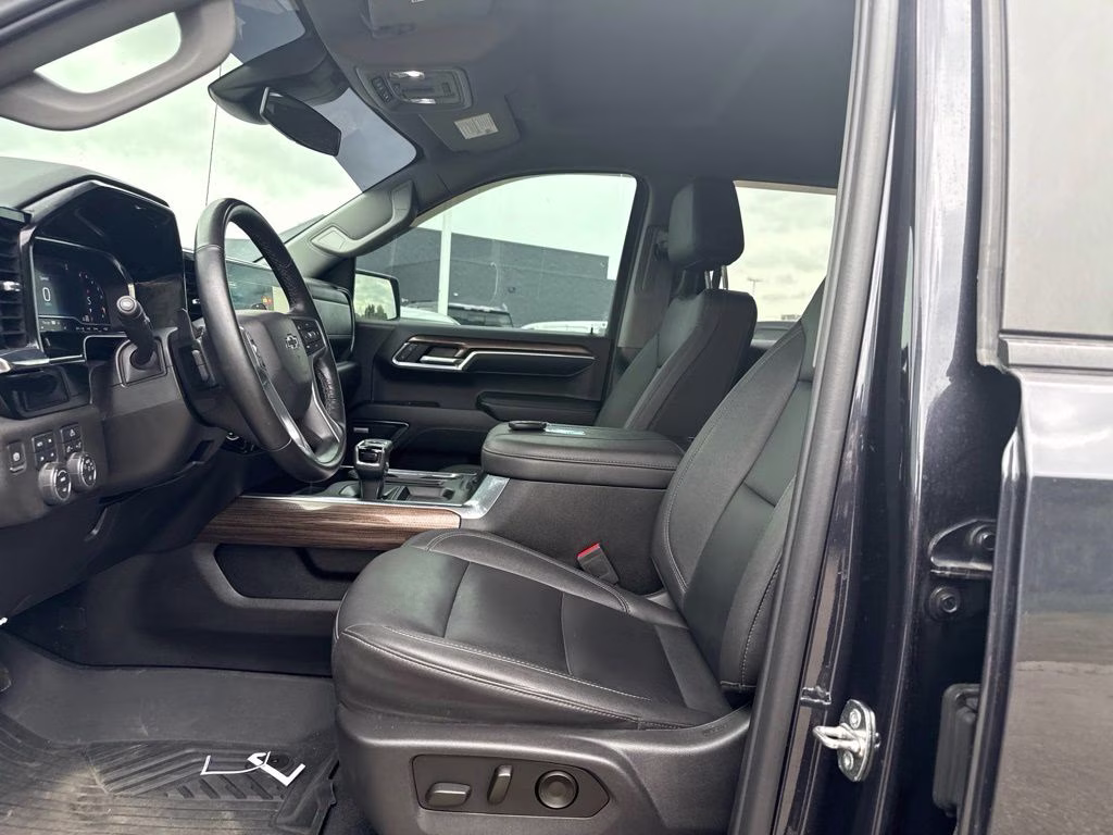 2024 Dark Ash Metallic Chevrolet Silverado 1500 RST 4X4 Truck