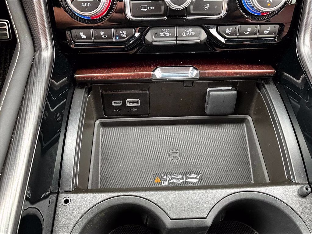 2023 White GMC Yukon XL Denali Ultimate 4X4 SUV