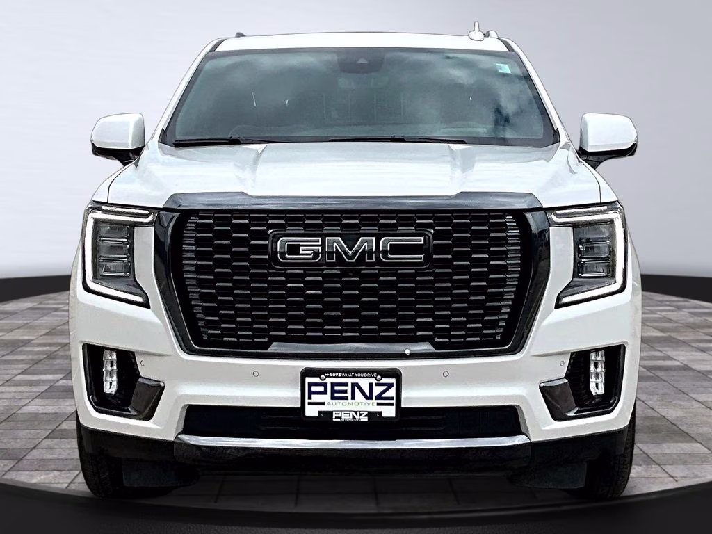 2023 White GMC Yukon XL Denali Ultimate 4X4 SUV