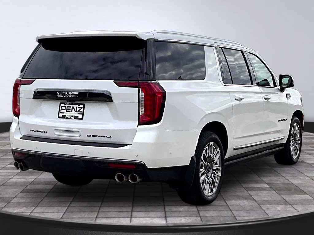 2023 White GMC Yukon XL Denali Ultimate 4X4 SUV