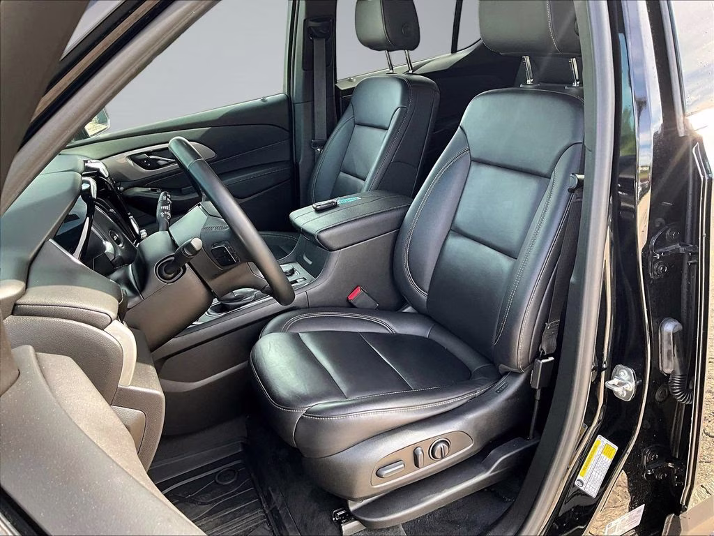 2023 Mosaic Black Metallic Chevrolet Traverse LT Leather AWD SUV