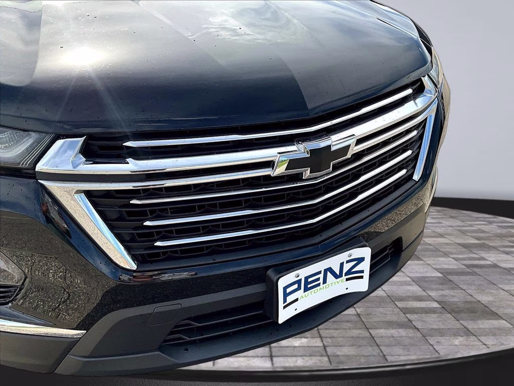 2023 Mosaic Black Metallic Chevrolet Traverse LT Leather AWD SUV