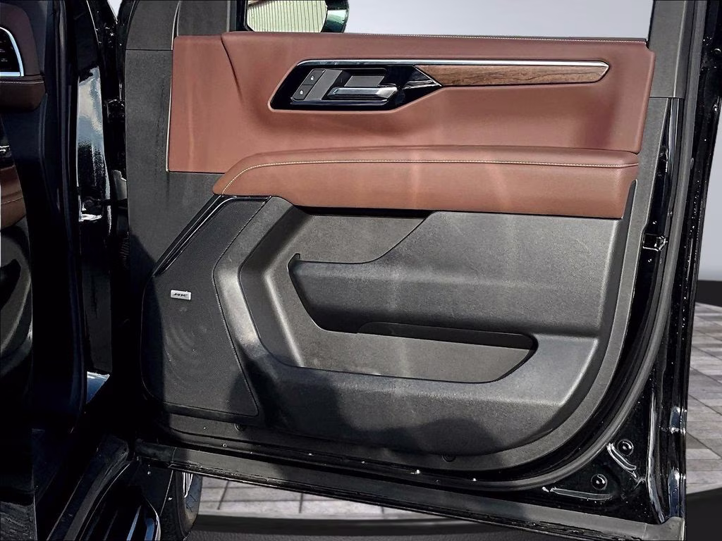 2025 Black Chevrolet Suburban High Country 4X4 SUV