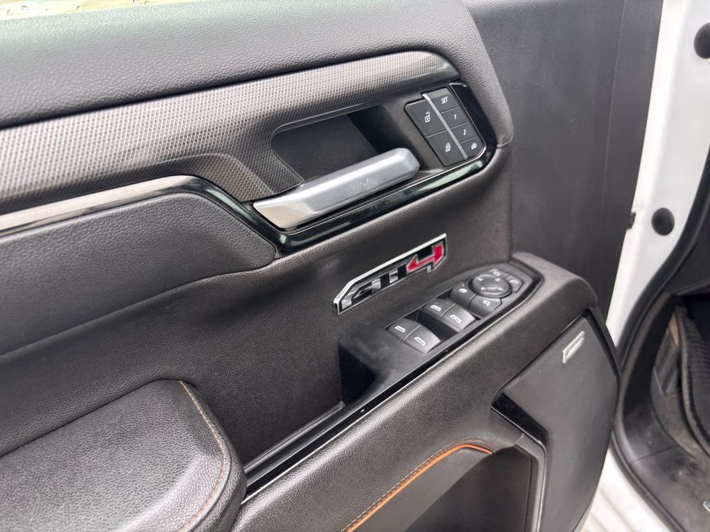 2023 Summit White GMC Sierra 1500 AT4 4X4 Truck