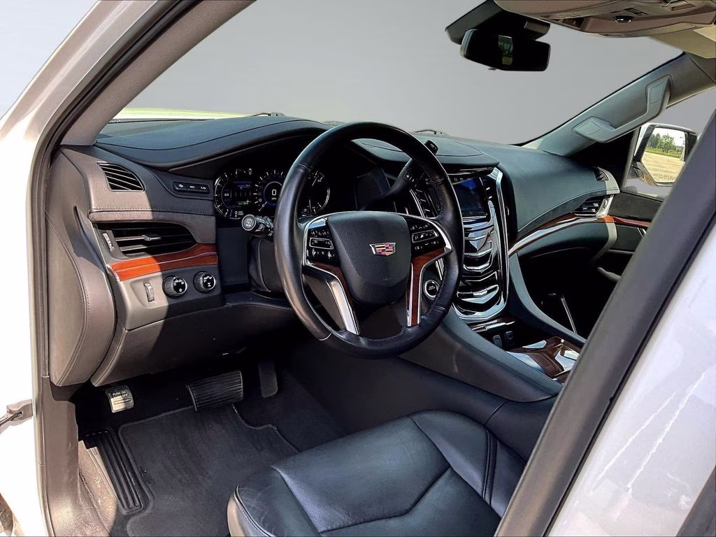 2019 Crystal White Tricoat Cadillac Escalade Luxury 4X4 SUV
