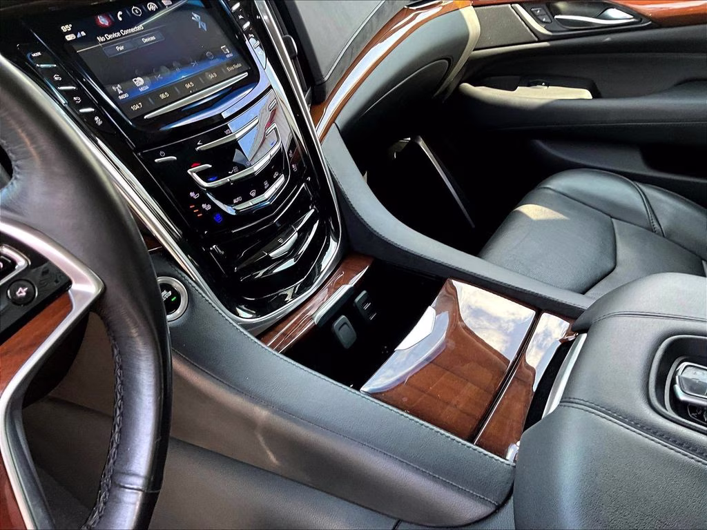 2019 Crystal White Tricoat Cadillac Escalade Luxury 4X4 SUV