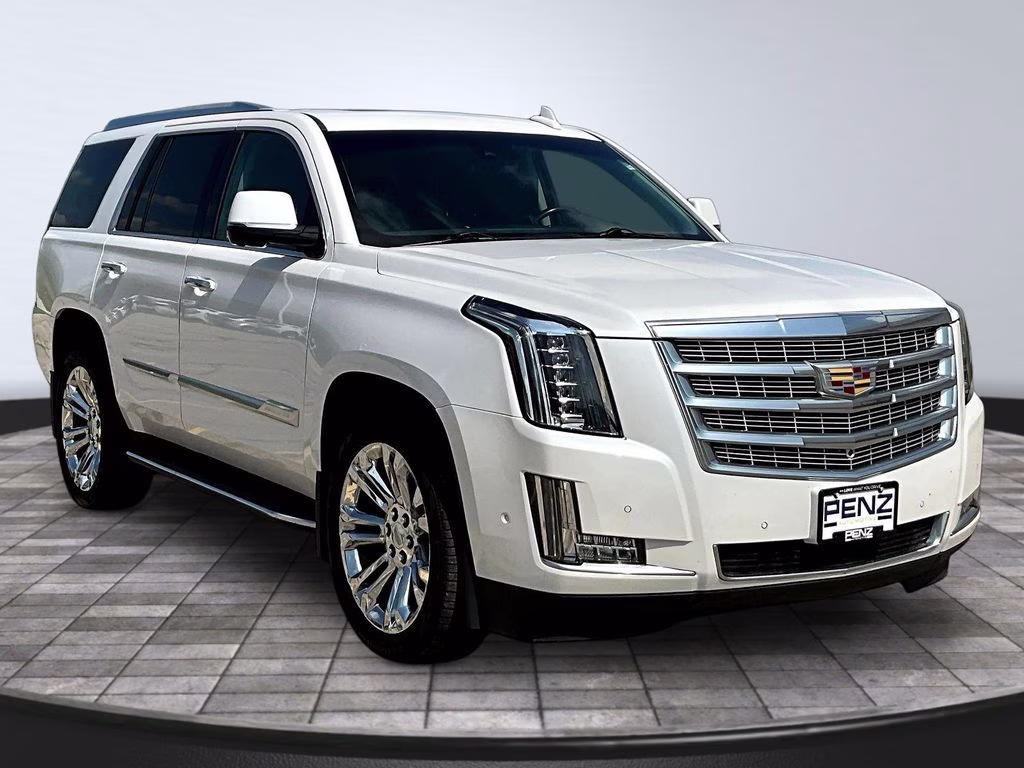 2019 Crystal White Tricoat Cadillac Escalade Luxury 4X4 SUV