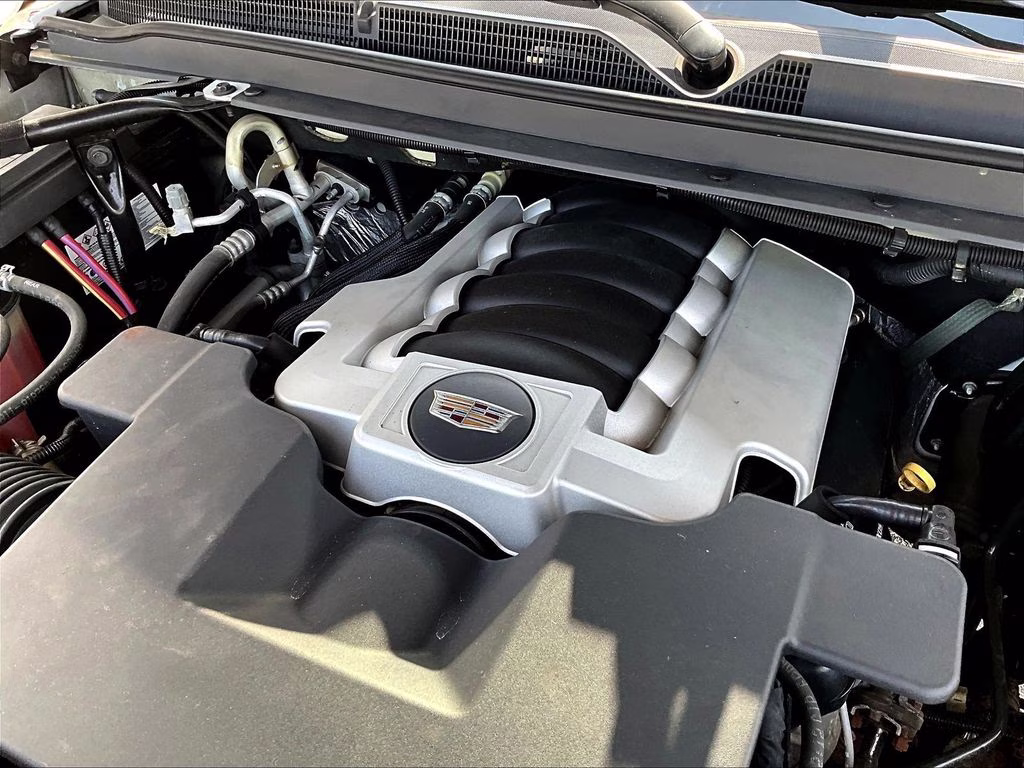 2019 Crystal White Tricoat Cadillac Escalade Luxury 4X4 SUV