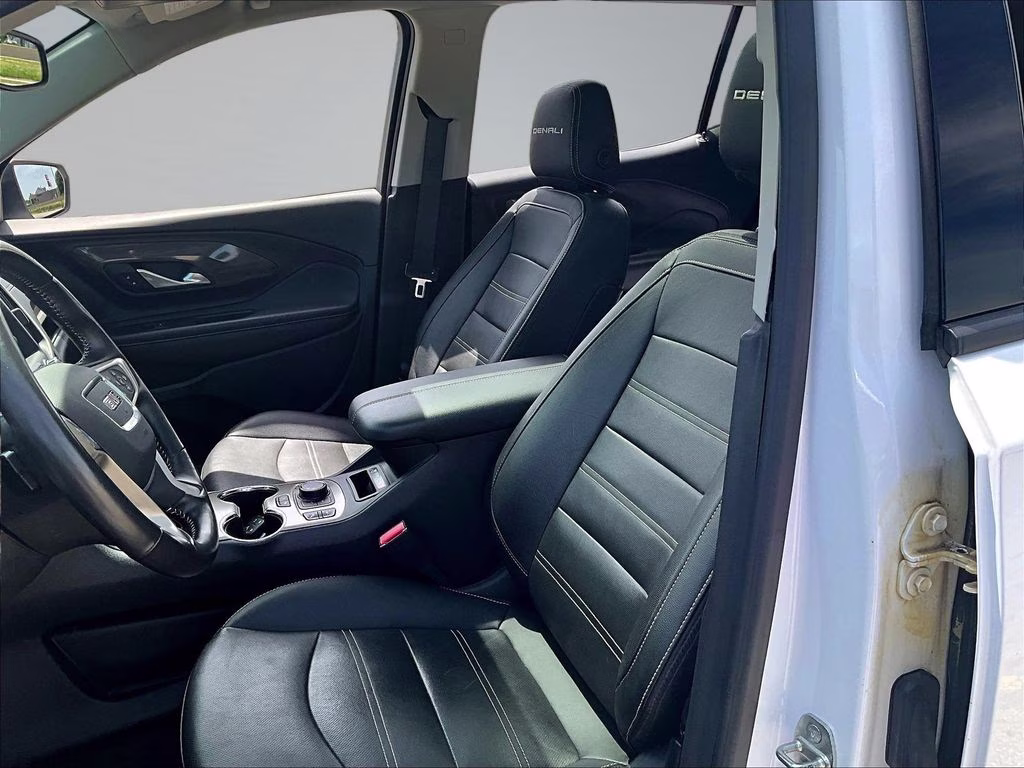 2022 White Frost Tricoat GMC Terrain Denali AWD SUV