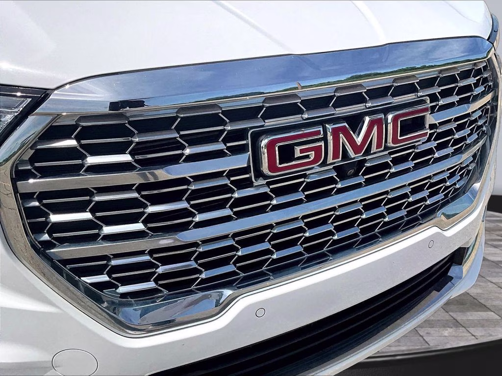 2022 White Frost Tricoat GMC Terrain Denali AWD SUV