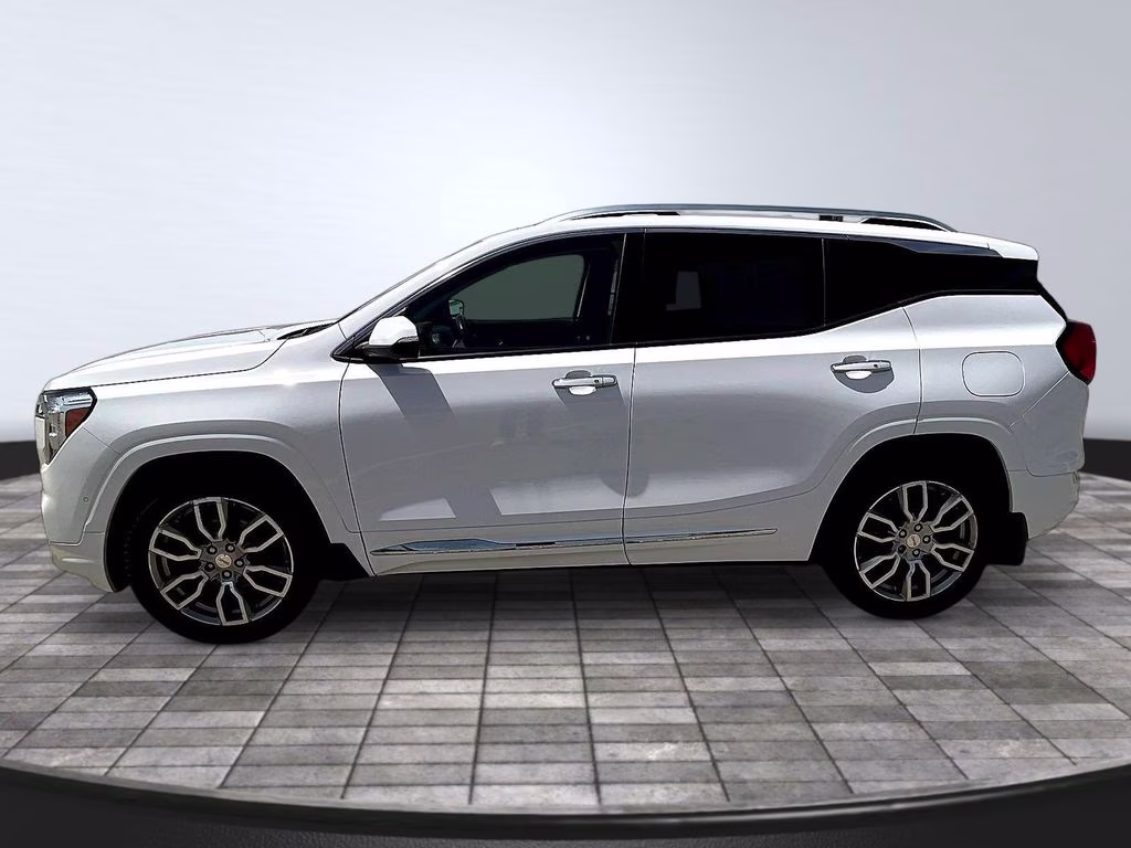 2022 White Frost Tricoat GMC Terrain Denali AWD SUV