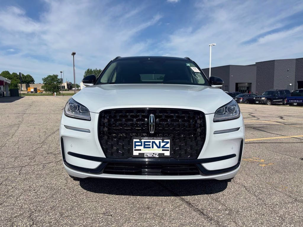 2025 Crystal White Metallic Clearcoat Lincoln Corsair Reserve AWD SUV