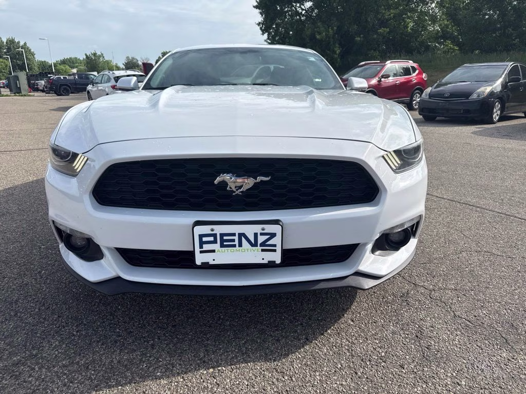 2016 Oxford White Ford Mustang EcoBoost RWD Coupe