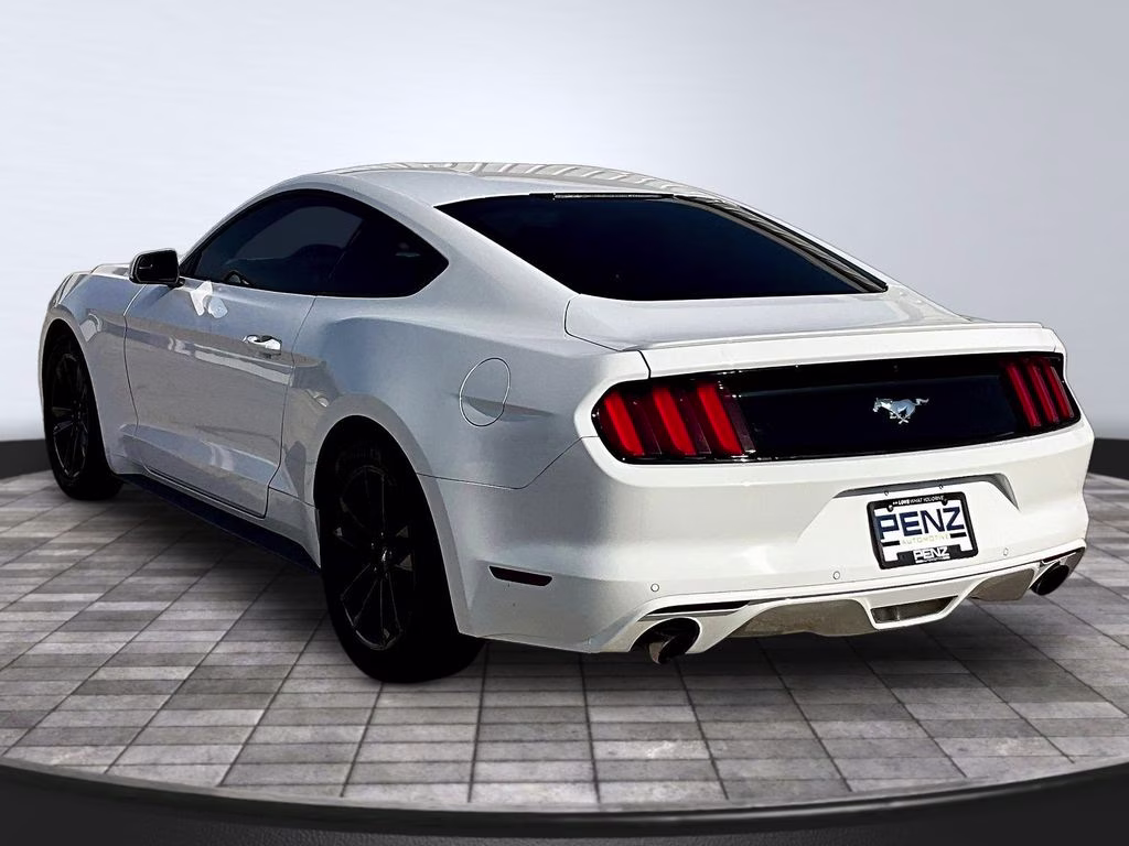 2016 Oxford White Ford Mustang EcoBoost RWD Coupe