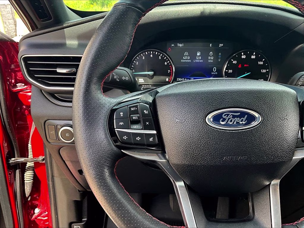 2024 Rapid Red Metallic Tinted Clearcoat Ford Explorer ST-Line 4X4 SUV