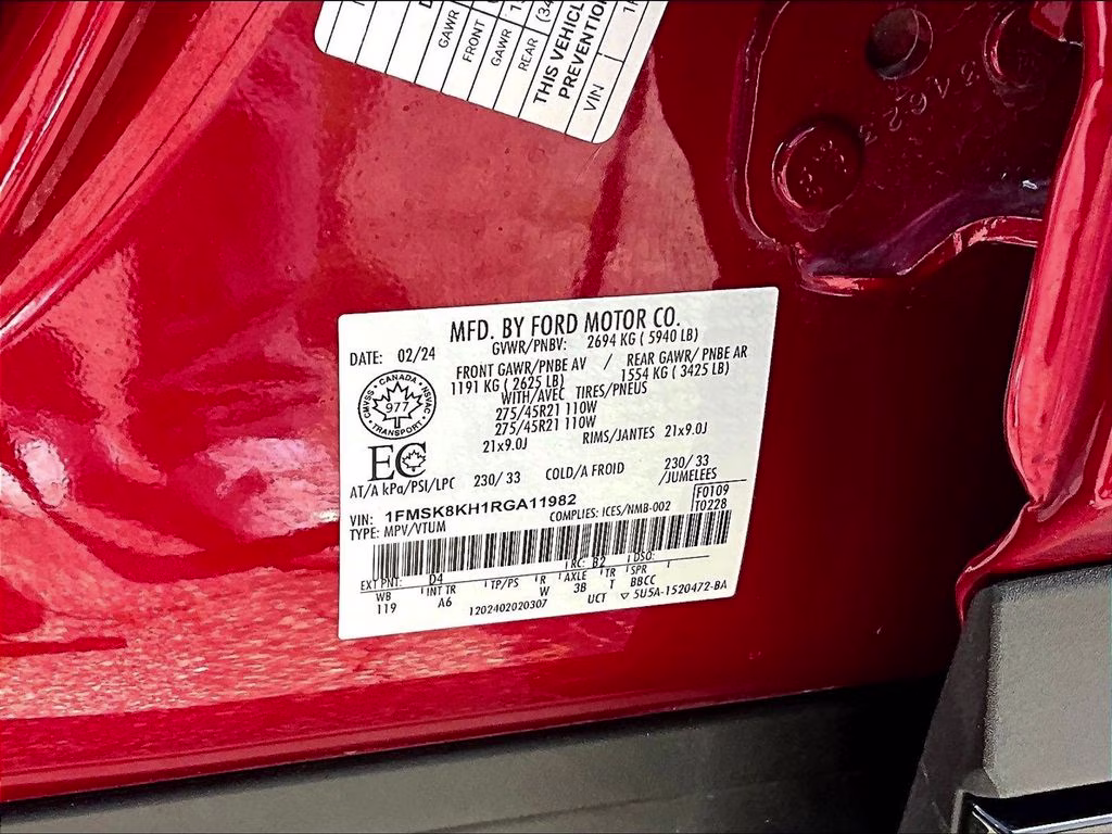 2024 Rapid Red Metallic Tinted Clearcoat Ford Explorer ST-Line 4X4 SUV