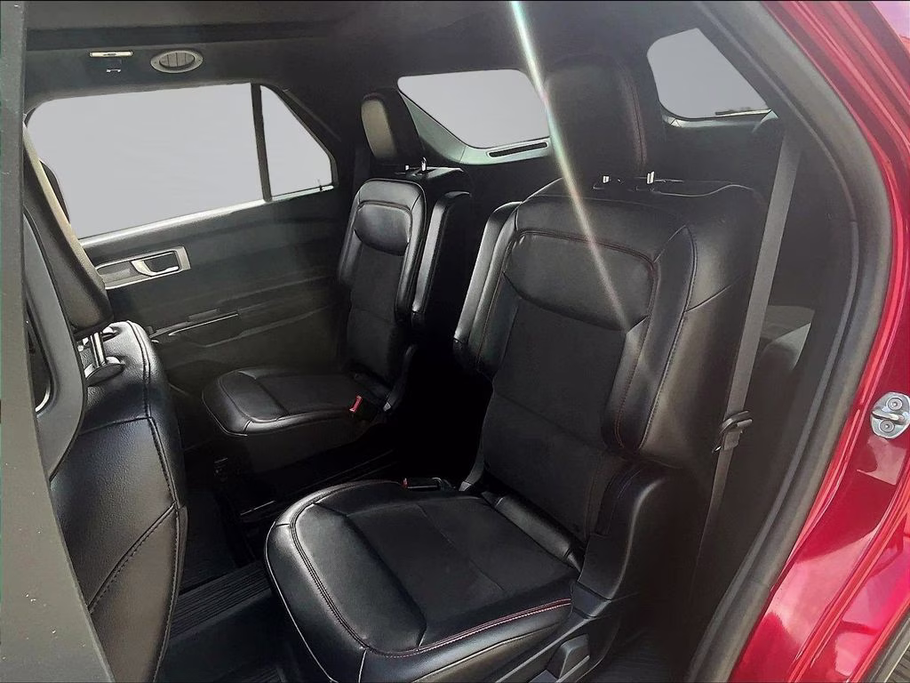 2024 Rapid Red Metallic Tinted Clearcoat Ford Explorer ST-Line 4X4 SUV