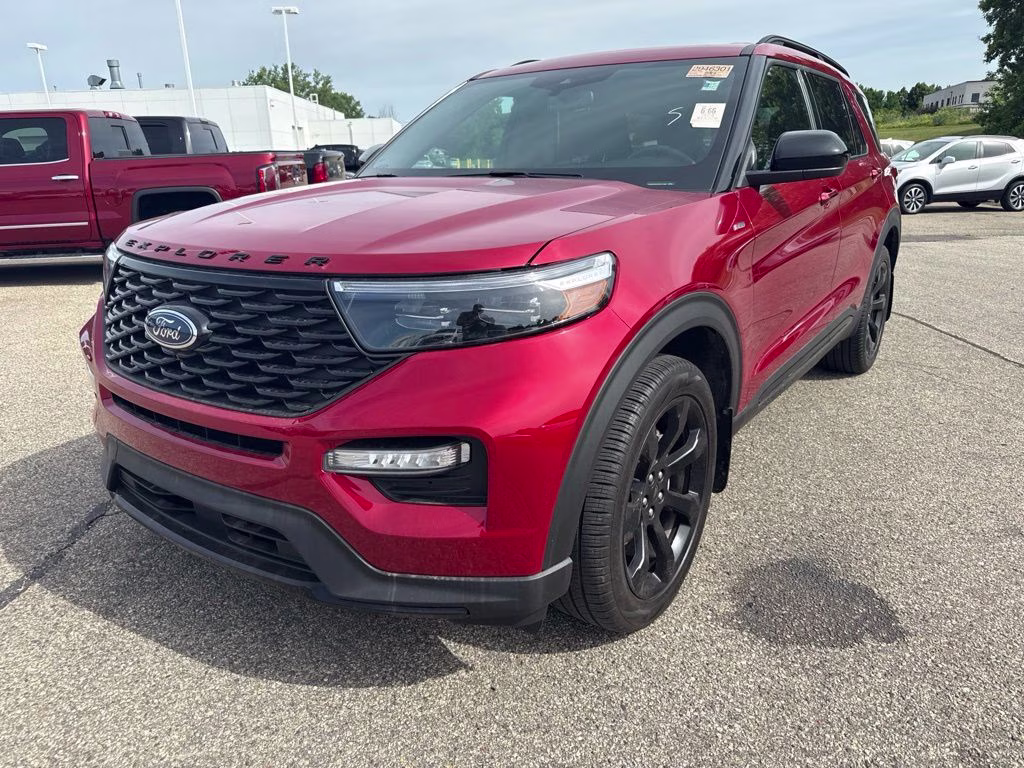 2024 Rapid Red Metallic Tinted Clearcoat Ford Explorer ST-Line 4X4 SUV