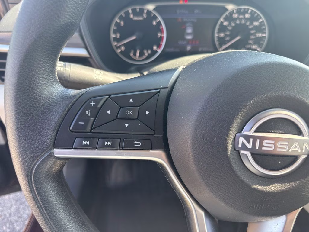 2023 Garnet Pearl Metallic Nissan Altima 2.5 SV AWD Sedan