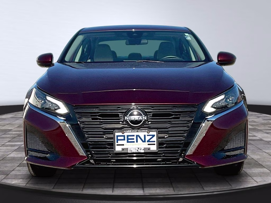 2023 Garnet Pearl Metallic Nissan Altima 2.5 SV AWD Sedan