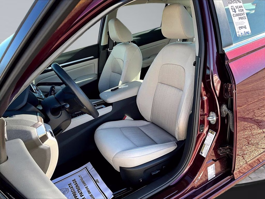 2023 Garnet Pearl Metallic Nissan Altima 2.5 SV AWD Sedan