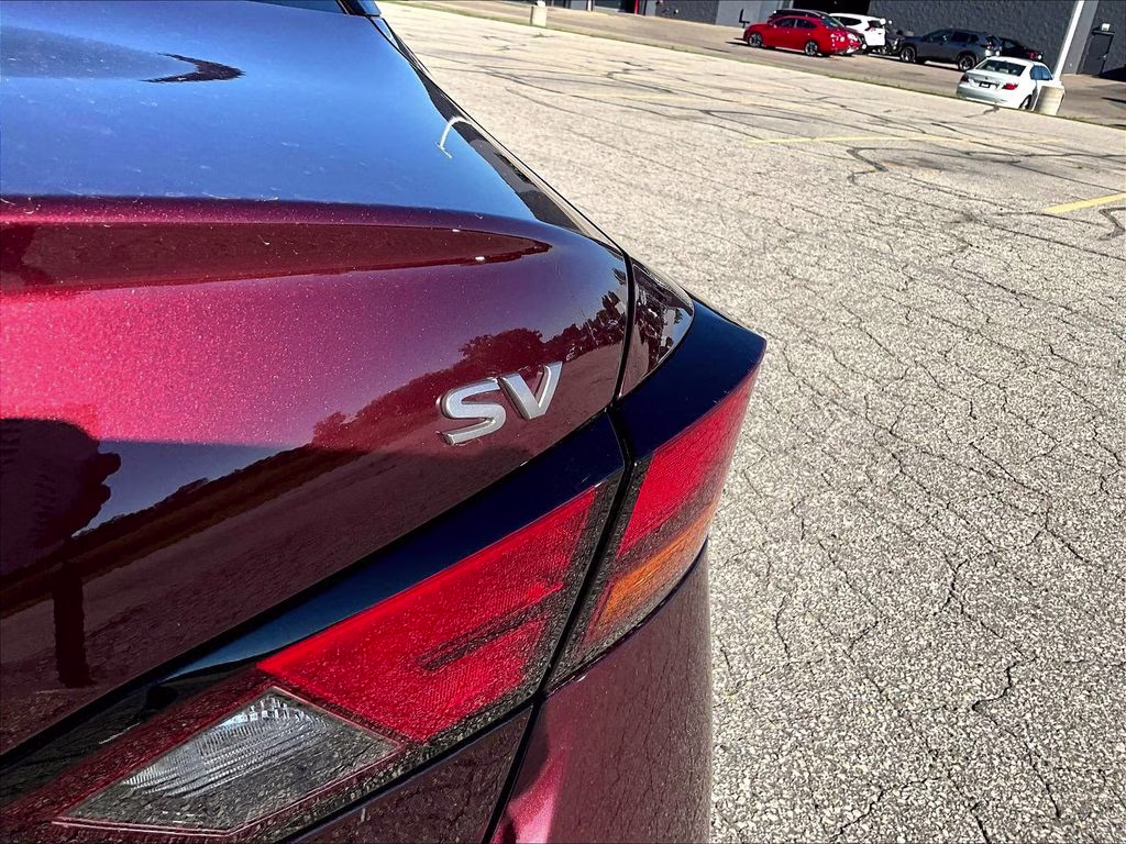 2023 Garnet Pearl Metallic Nissan Altima 2.5 SV AWD Sedan