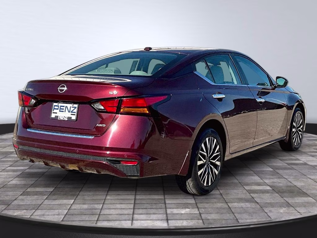 2023 Garnet Pearl Metallic Nissan Altima 2.5 SV AWD Sedan