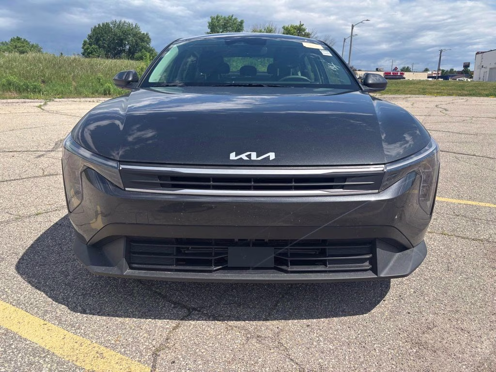 2025 Interstellar Gray Kia K4 LXS FWD Sedan