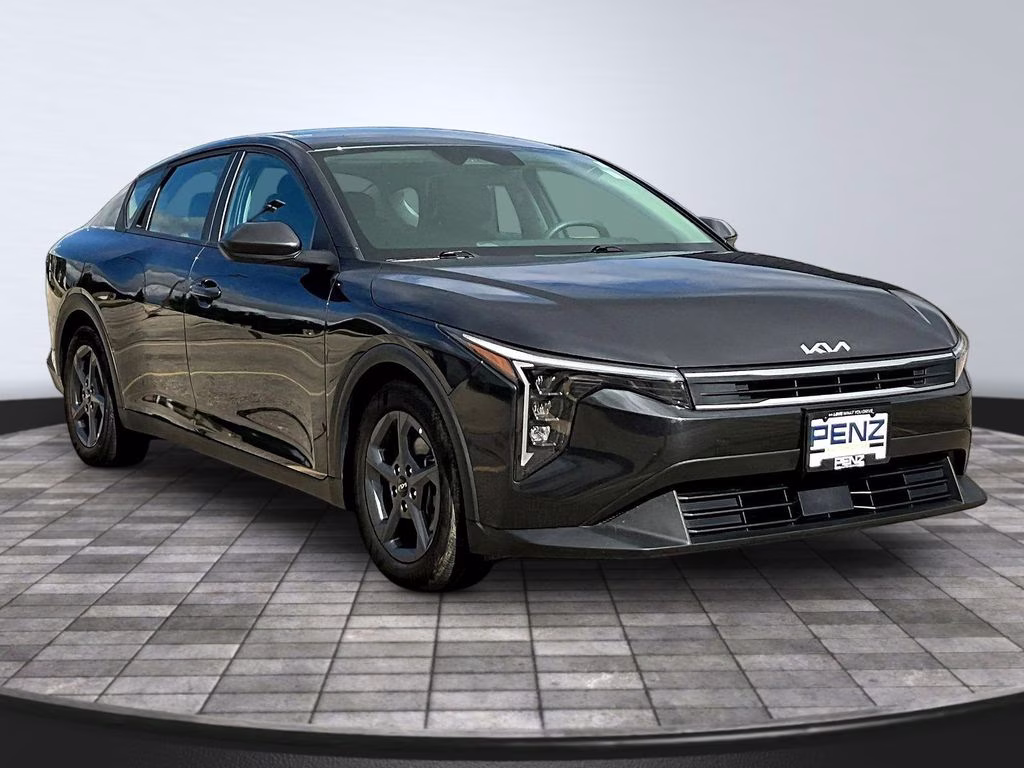 2025 Interstellar Gray Kia K4 LXS FWD Sedan