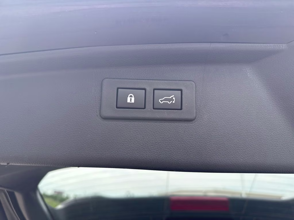 2022 Crystal Black Silica Subaru Outback Limited XT AWD SUV