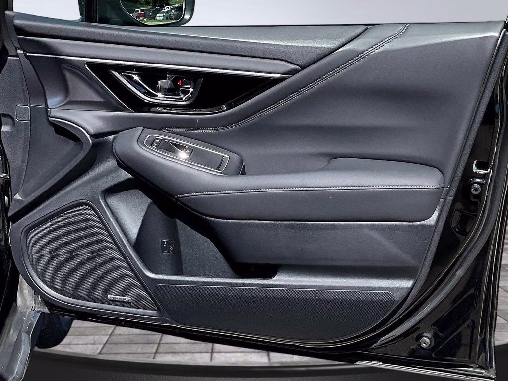 2022 Crystal Black Silica Subaru Outback Limited XT AWD SUV