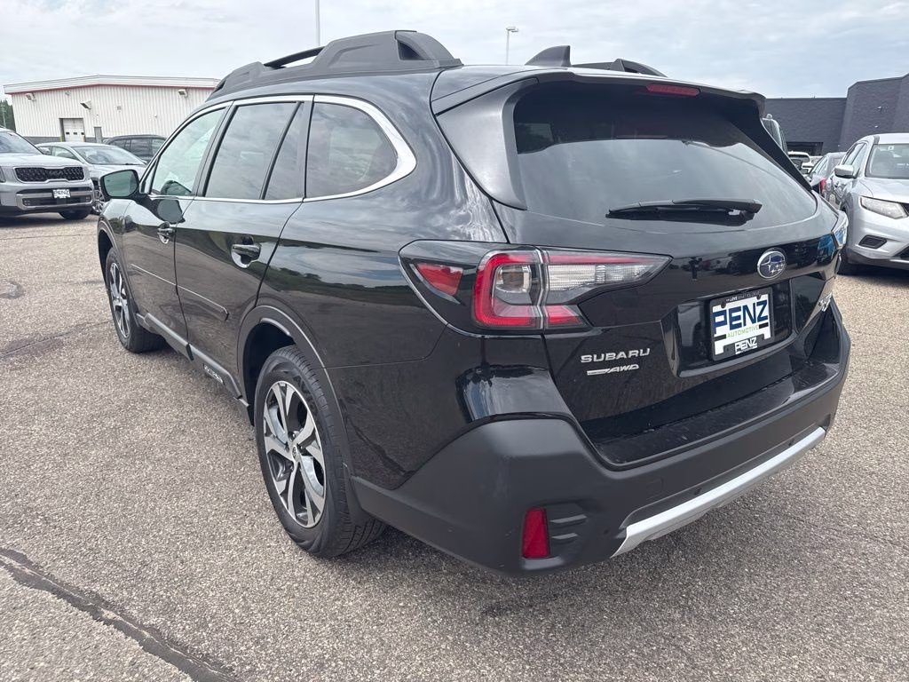 2022 Crystal Black Silica Subaru Outback Limited XT AWD SUV
