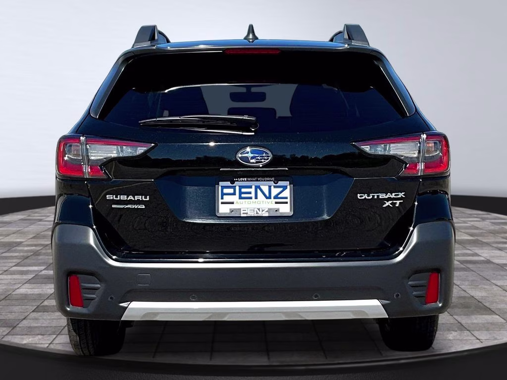 2022 Crystal Black Silica Subaru Outback Limited XT AWD SUV