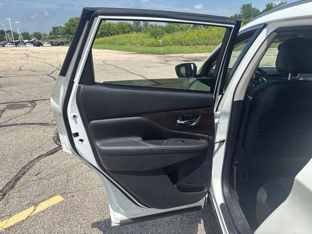 2022 Brilliant Silver Metallic Nissan Murano Platinum AWD SUV