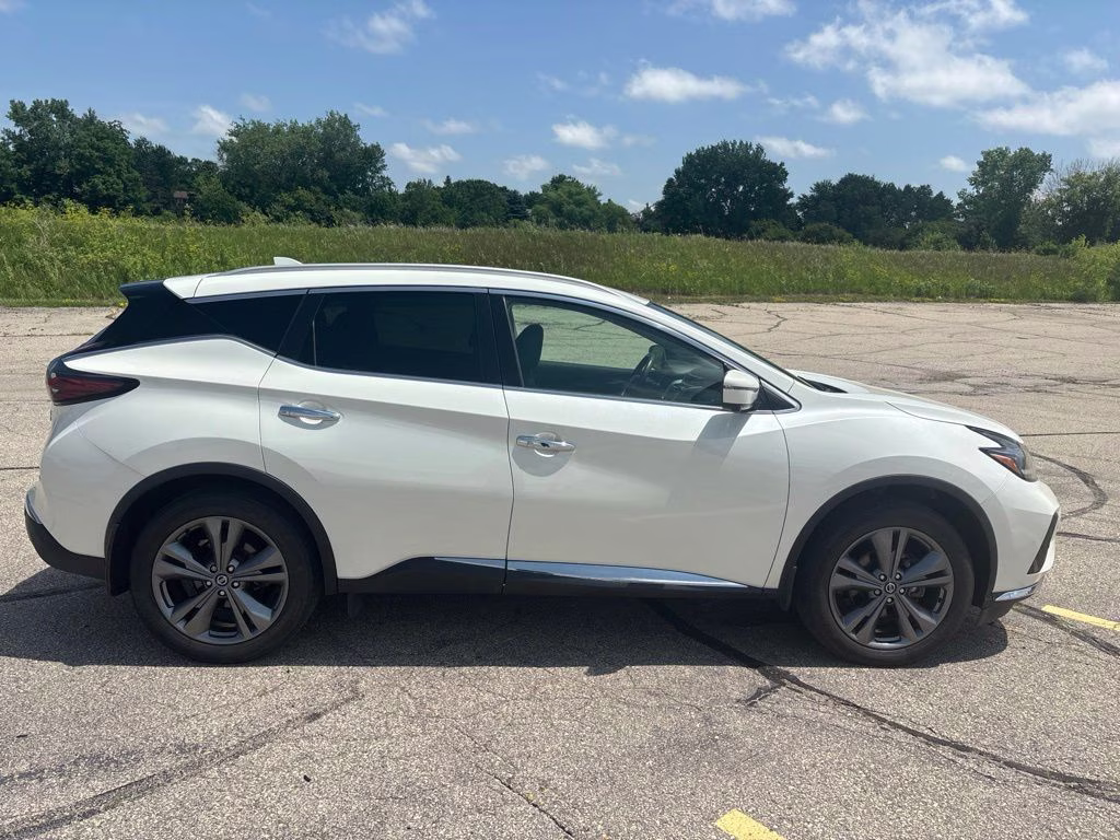 2022 Brilliant Silver Metallic Nissan Murano Platinum AWD SUV