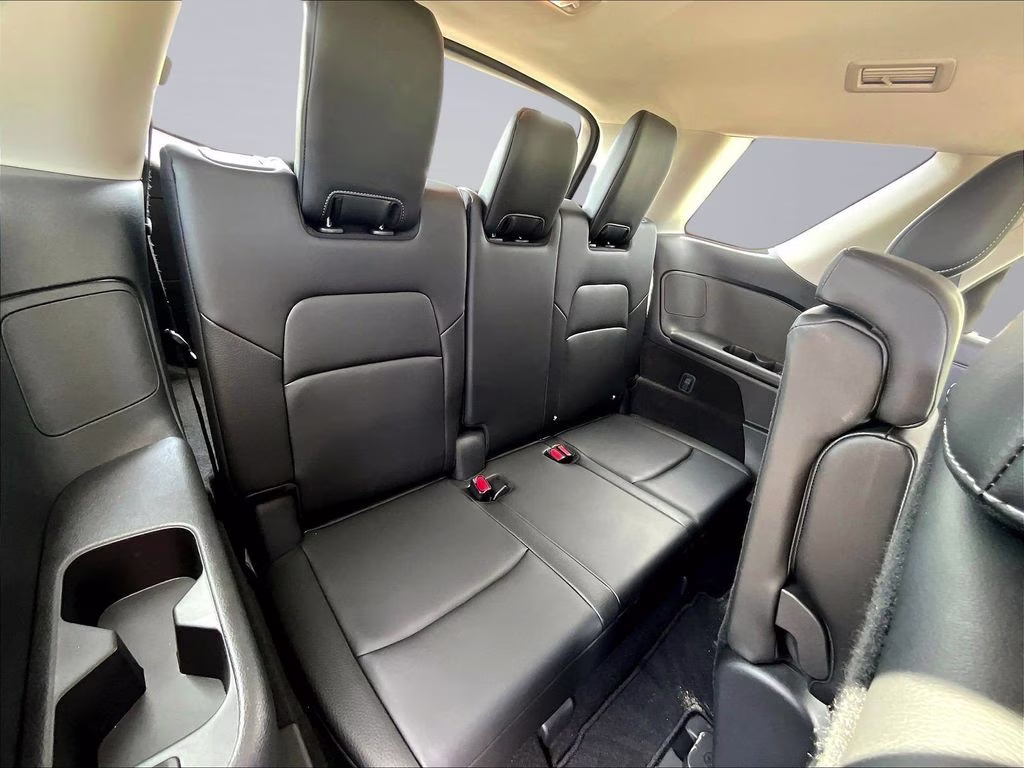 2024 Brilliant Silver Metallic Nissan Pathfinder SL 4X4 SUV