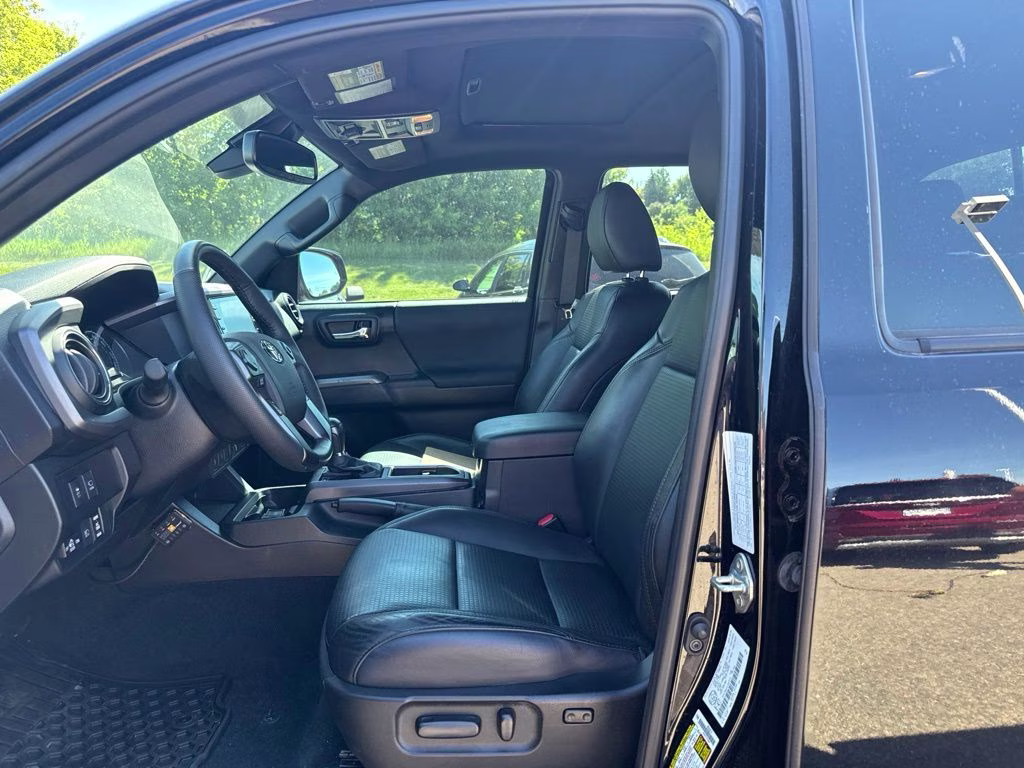 2020 Midnight Black Metallic Toyota Tacoma SR5 4X4 Truck