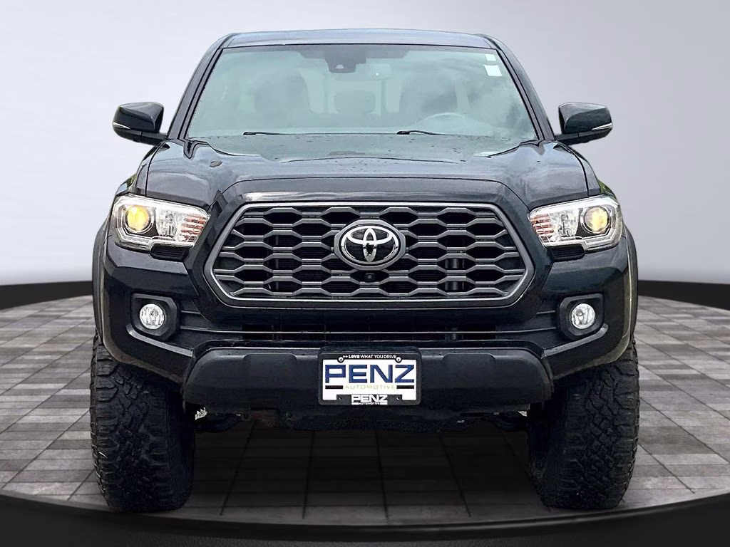 2020 Midnight Black Metallic Toyota Tacoma SR5 4X4 Truck