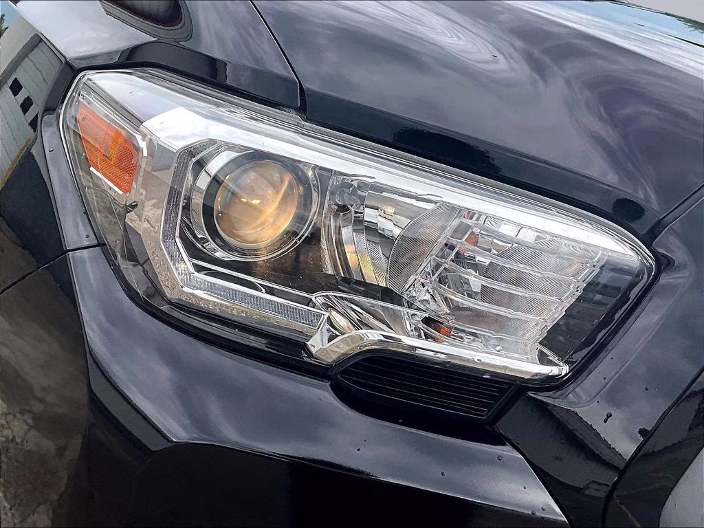 2020 Midnight Black Metallic Toyota Tacoma SR5 4X4 Truck