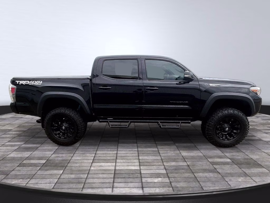 2020 Midnight Black Metallic Toyota Tacoma SR5 4X4 Truck