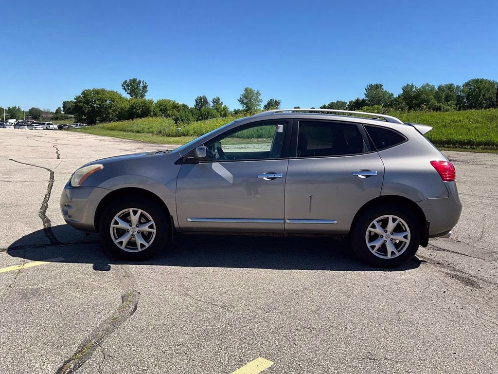 2011 Platinum Graphite Nissan Rogue SV AWD SUV