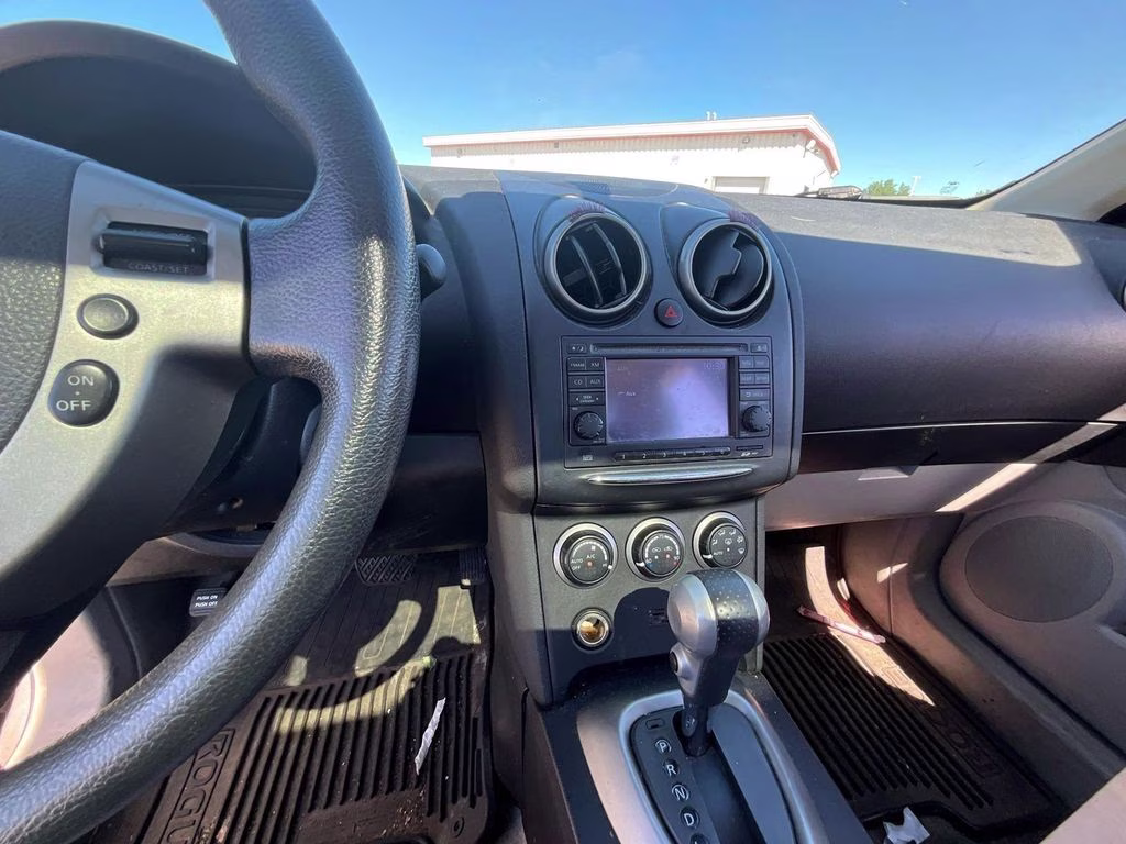 2011 Platinum Graphite Nissan Rogue SV AWD SUV