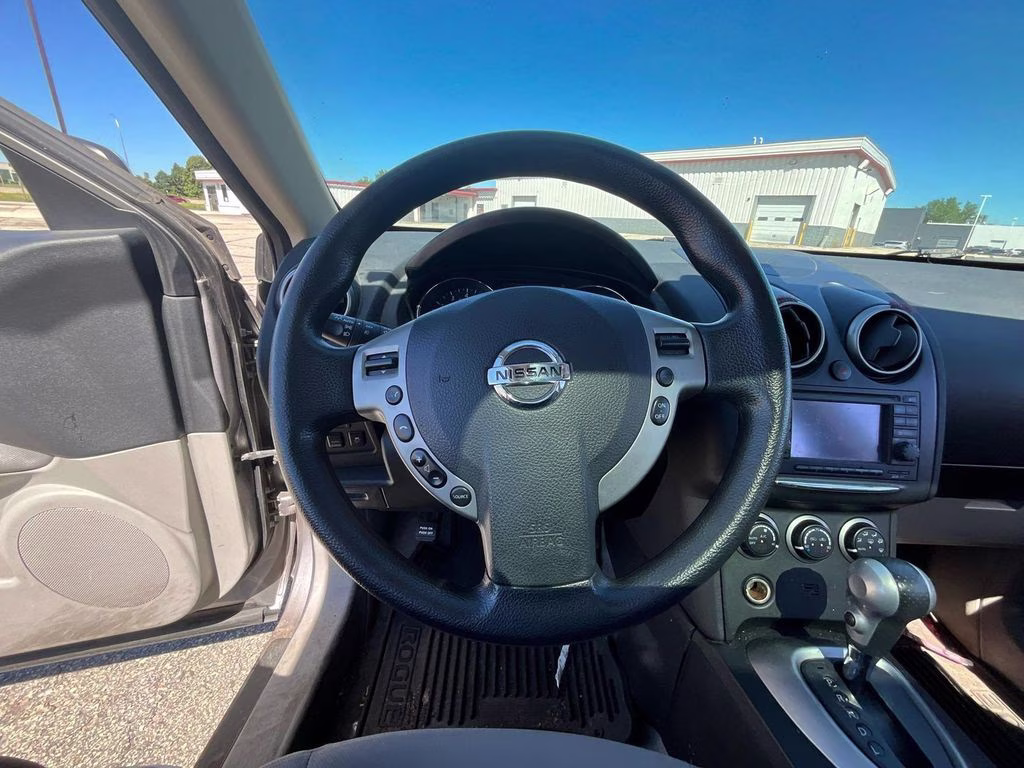 2011 Platinum Graphite Nissan Rogue SV AWD SUV