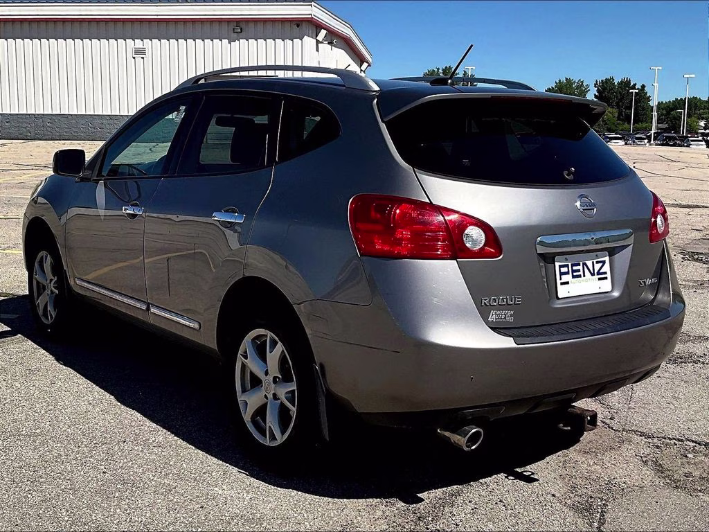 2011 Platinum Graphite Nissan Rogue SV AWD SUV