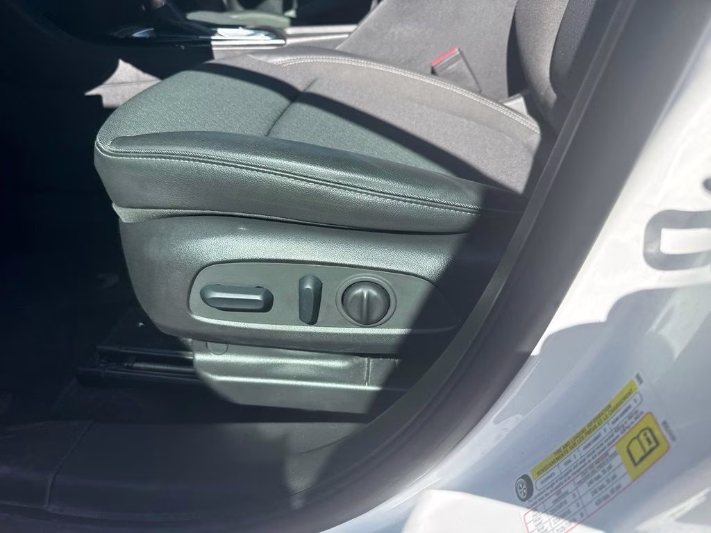 2023 White Frost Tricoat Buick Encore GX Preferred AWD SUV
