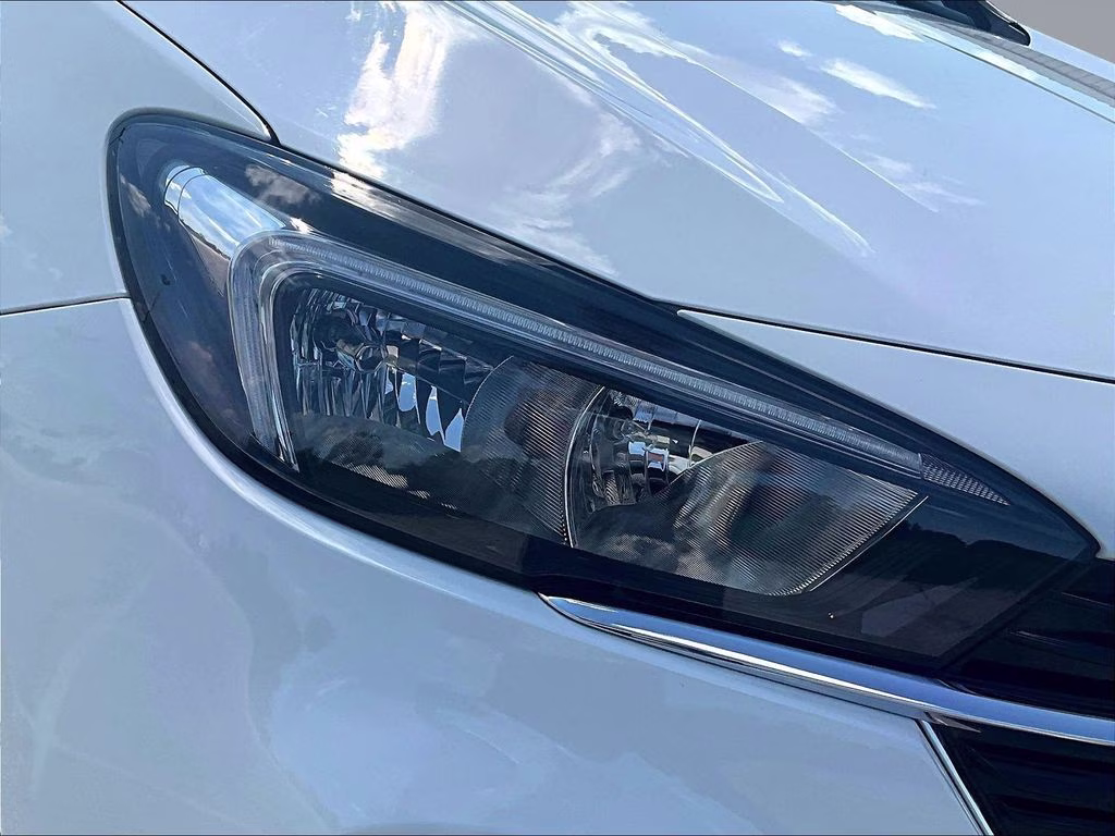 2023 White Frost Tricoat Buick Encore GX Preferred AWD SUV