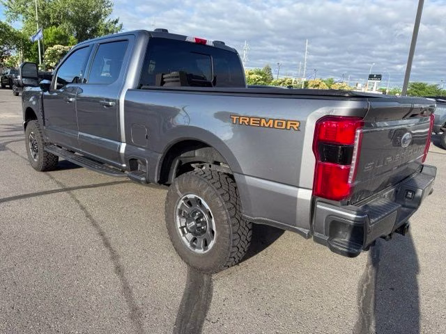 2024 Carbonized Gray Metallic Ford Super Duty F-250 SRW Lariat 4X4 Truck